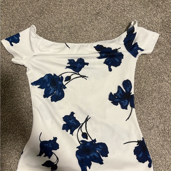 Dynamite White and Blue Floral Off the Shoulder Boat Neck Shirt Top Size Small - Picture 1 of 4